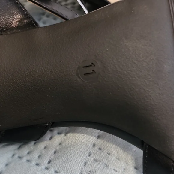 Life Stride Black Strappy Sandals - Picture 6 of 9